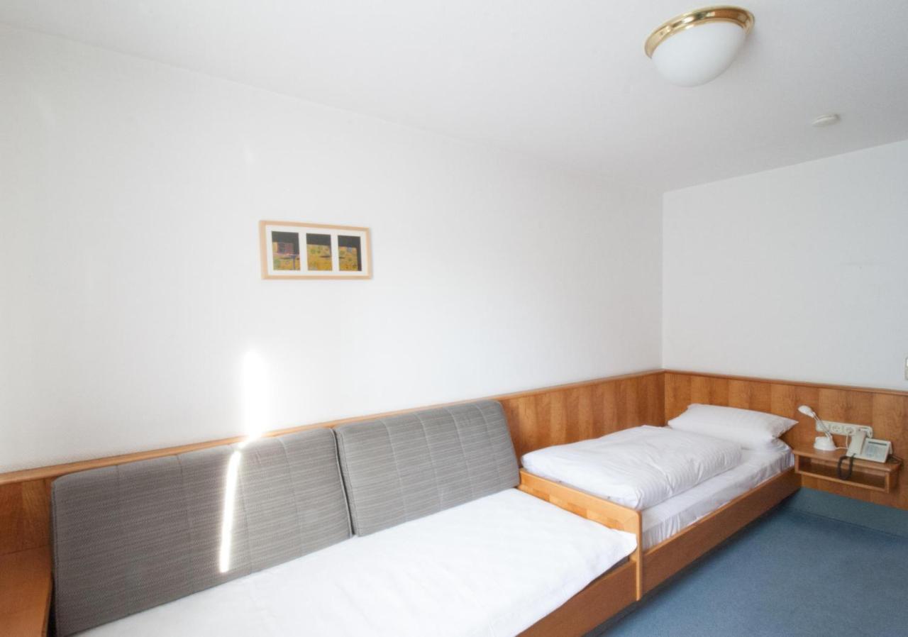 Hotel Krone Strassdorf Schwabisch Gmund Bagian luar foto