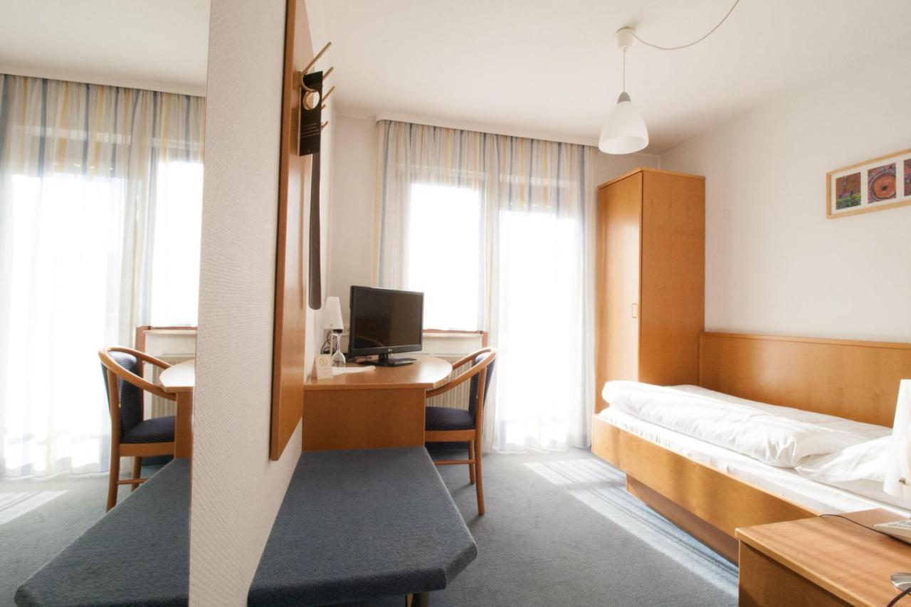 Hotel Krone Strassdorf Schwabisch Gmund Bagian luar foto