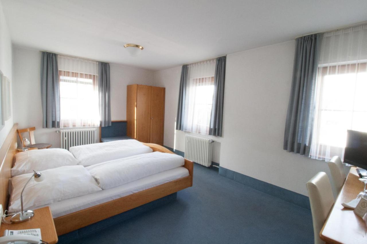 Hotel Krone Strassdorf Schwabisch Gmund Bagian luar foto