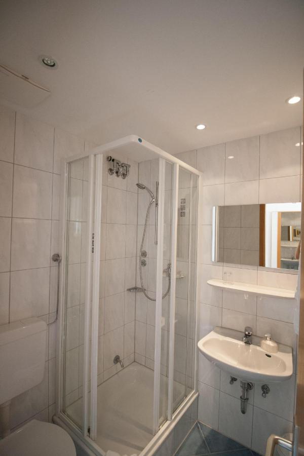 Hotel Krone Strassdorf Schwabisch Gmund Bagian luar foto
