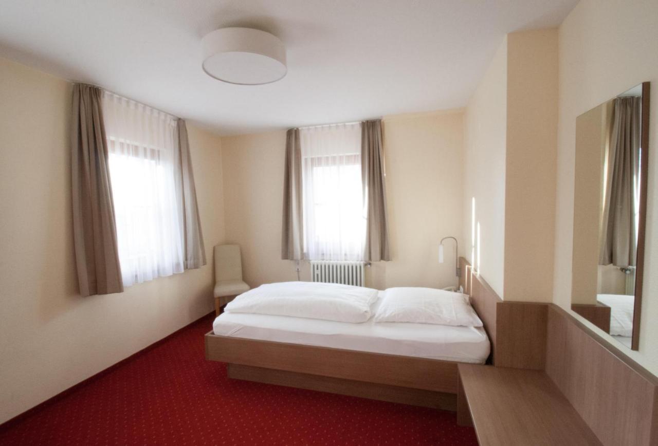 Hotel Krone Strassdorf Schwabisch Gmund Bagian luar foto